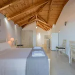 Yiannis Apartment Planos