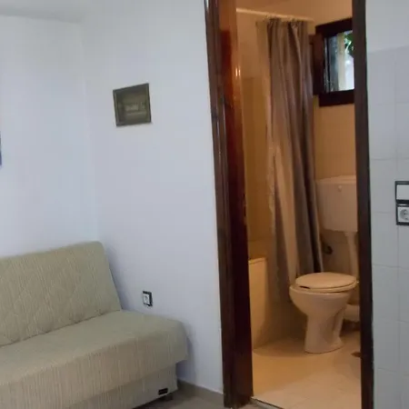 Yiannis Apartment *