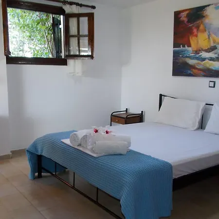 Yiannis Apartment