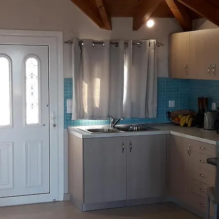 Yiannis Apartment