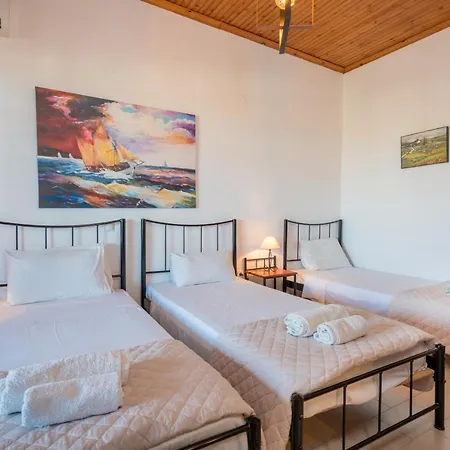 Yiannis Apartment