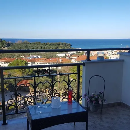 Yiannis Apartment *